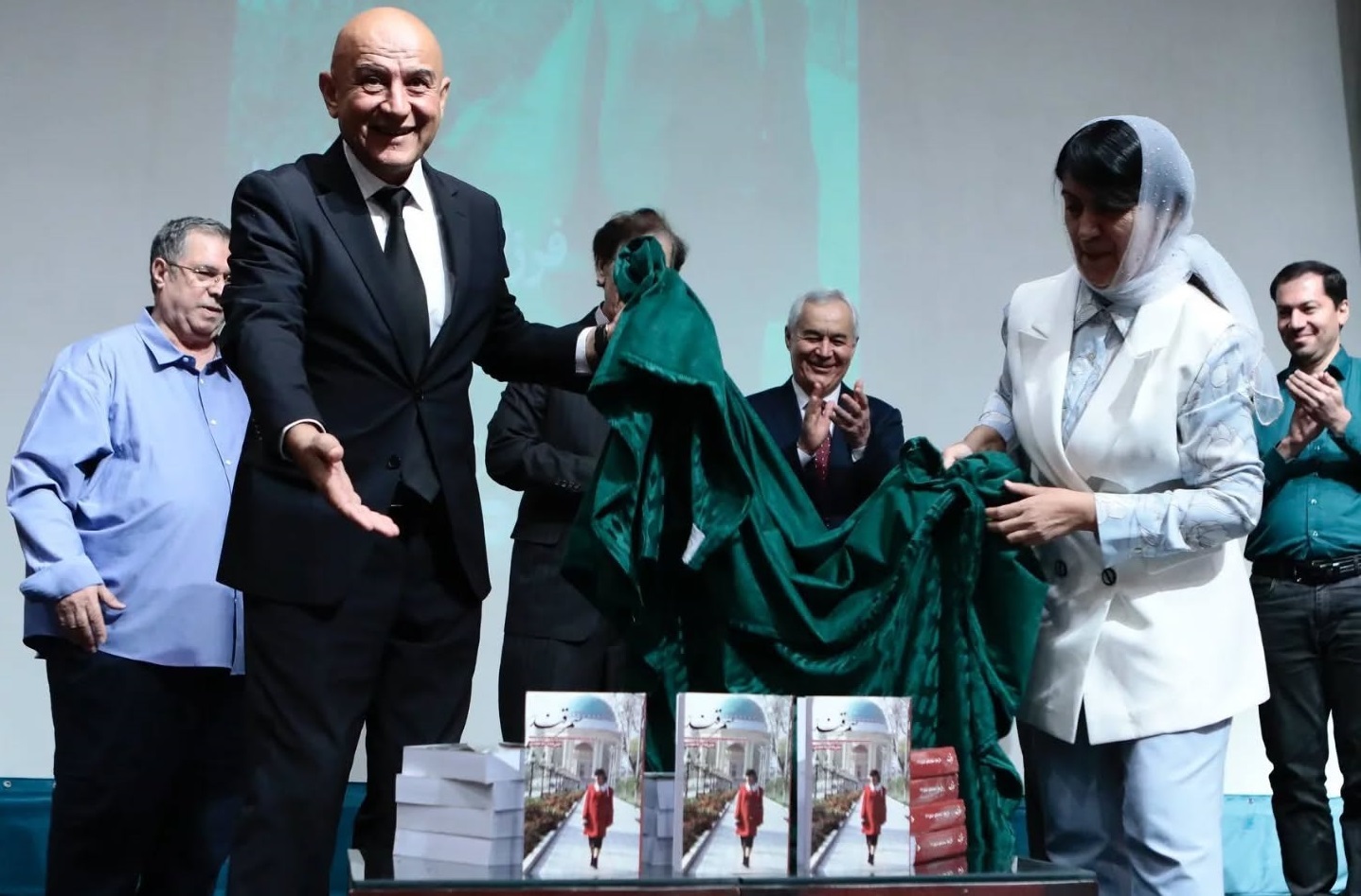 فرزانه خجندی