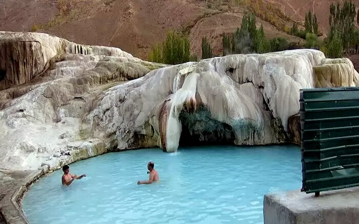 چشمه های آب گرم خاروع تاجیکستان